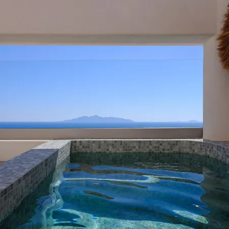לינה וארוחת בוקר Eteo Santorini Luxury 4*