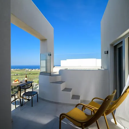 לינה וארוחת בוקר Eteo Santorini Luxury 4*
