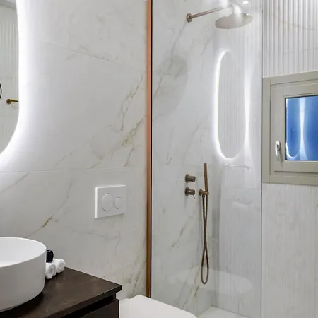 לינה וארוחת בוקר Eteo Santorini Luxury 4*