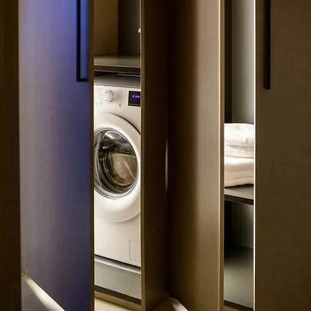 לינה וארוחת בוקר Eteo Santorini Luxury 4*