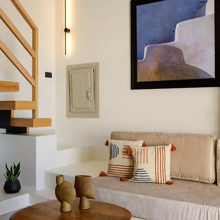 לינה וארוחת בוקר Eteo Santorini Luxury 4*